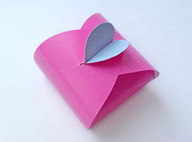 Box-inima de hârtie fac o cutie sub forma unei inimi