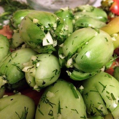 Квашені зелені помідори фаршировані рецепт приготування