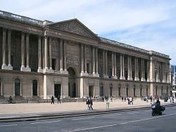 Palatul Louvre