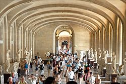 Palatul Louvre