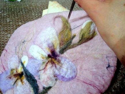 Master-clasa de cosmetice în tehnica umedă felting