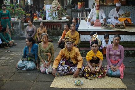 Nunta traditionala locala la Bali