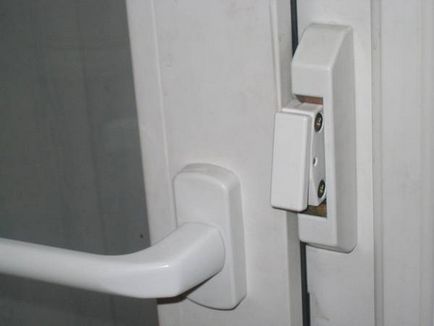 Instalarea ușilor din metal-plastic pentru a instala o ușă din metal-plastic așa cum este instalată