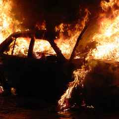 Москва, новини, невідомий підпалив п'ять автомобілів в Мар'їно