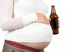 Este posibil să beți bere nealcoolică în timpul sarcinii, argumente pro și contra