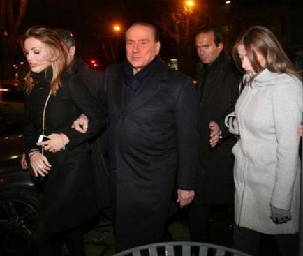 Наречена Сільвіо Берлусконі молодша за нього на 48 років! (18 фото)
