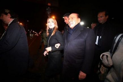Наречена Сільвіо Берлусконі молодша за нього на 48 років! (18 фото)