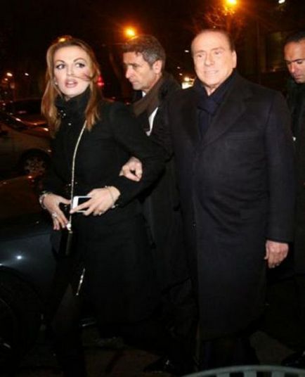Bride Silvio Berlusconi, a junior 48 év! (18 fotó)