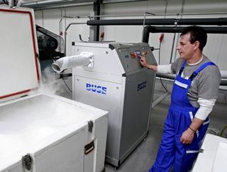 Echipamente pentru caracteristicile de producție de gheață uscată alese și tehnologia de fabricație a produsului