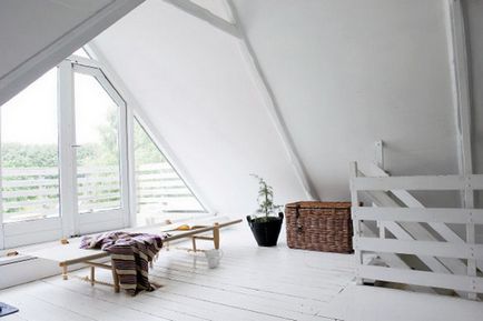 Decorarea ferestrelor mari în casă, lux și confort