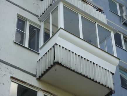 Засклення балконів в «хрущовці»