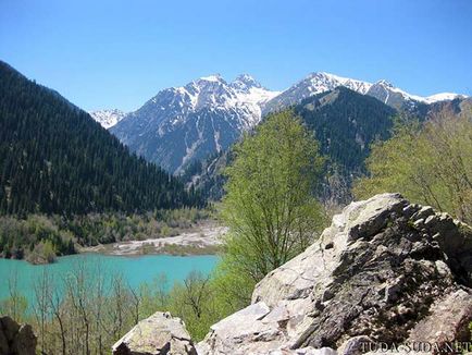 Lacul Issyk (Lacul Issyk) lângă Almaty (Kazahstan)