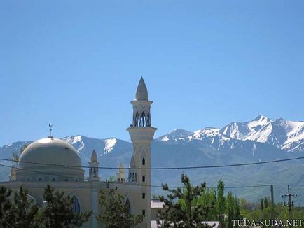 Lacul Issyk (Lacul Issyk) lângă Almaty (Kazahstan)