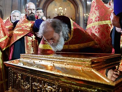 Пастирі про поклоніння святим мощам