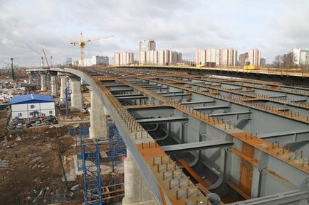 Trecând orașul în timp ce construiesc două coarde și o rocă de la Moscova - Moscova 24