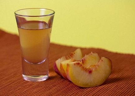 Peach likőr otthon