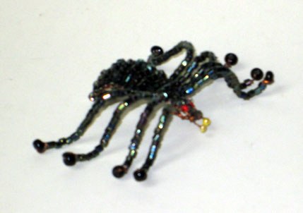 Artizanat pentru păianjeni de Halloween din margele, descrierea muncii și modelelor de țesut