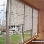 Regulile pentru alegerea jaluzelelor pentru soiurile de balcon, avantajele și dezavantajele, cum să alegeți blind-urile bune pentru o loggie