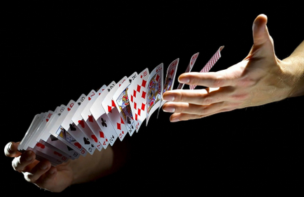 Роздача карт в покері - як проводити роздачу карт в покері, скільки карт в покері роздають на руки