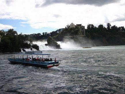 Rin Falls, o fotografie a cascadei din Elveția