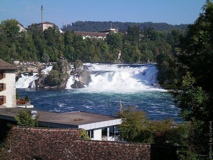 Rin Falls, o fotografie a cascadei din Elveția