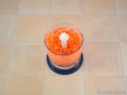 Рис з курячим філе, морквою і цибулею