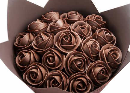 Trandafiri din clasa de decorare a tortului de ciocolată