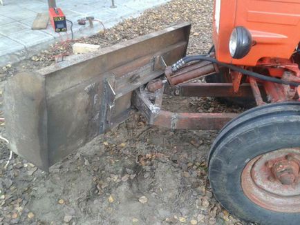 Faceți o lopată pentru un tractor auto-fabricat