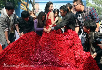 Chic rochie de mireasa pentru mireasa de 9999 trandafiri rosii