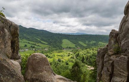 Скелі довбуша (івано-франківська область) як доїхати, опис