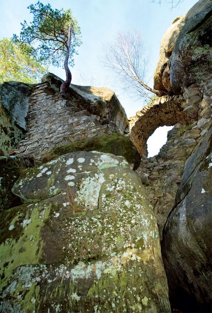 Dovbush Rocks Bubnyshche, Ukrajna, hogyan juthatunk el oda, a béke parkok, táj, assbud (parkok) Dovbush Rocks Bubnyshche, Ukrajna, hogyan juthatunk el oda, a béke parkok, táj, assbud