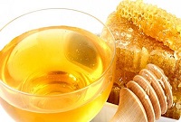 Скільки важить літр меду, скільки меду в трилітровій банці і інших ємностях