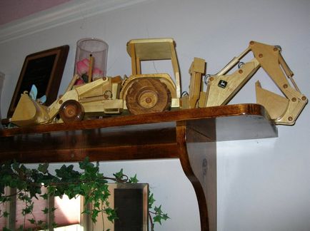 Urmăriți cum să faceți o mașină de scris din lemn