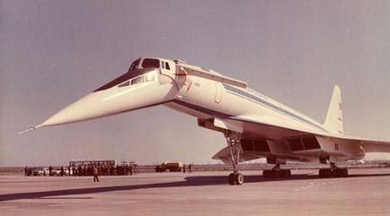 Avionul supersonic de pasageri sovietic Tu-144