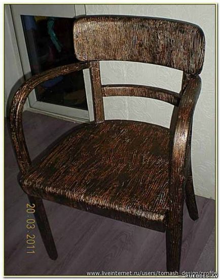 Scaun vechi, decor mobilier