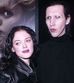 Soția lui Marilyn Manson la felicitat pe soțul ei pentru cultura sa de naștere