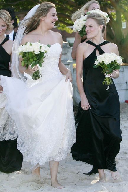 Весільний переполох які плаття вибирають зіркові подружки нареченої селену гомес