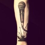 Valoarea tatuajului pentru microfon, schițe și stiluri de tatuaje performante