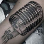 Valoarea tatuajului pentru microfon, schițe și stiluri de tatuaje performante