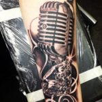 Valoarea tatuajului pentru microfon, schițe și stiluri de tatuaje performante