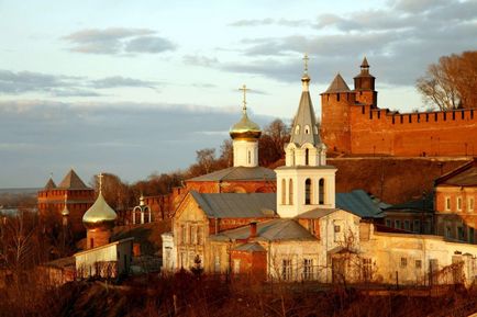 Top 11 locuri răcoritoare pentru a merge în toamnă în Rusia