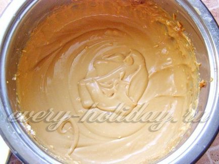 Cake - vállpántok - egy nagyobb (jelentős) Cake - vállpántok - a nagy