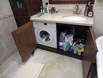 Állvány mosógép berendezett egy mosdó, fürdőszoba Leroy Merlin, egy éjjeliszekrény a konyhában alatt