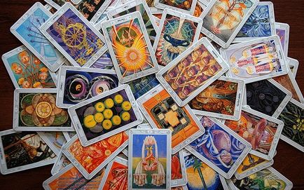 Ace of Cups valoarea bolului într-o relație și o combinație cu alte cărți de tarot