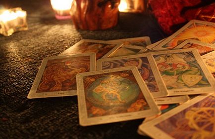 Ace of Cups valoarea bolului într-o relație și o combinație cu alte cărți de tarot