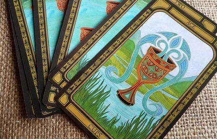 Ace of Cups tálak értéket a kapcsolatot, és együtt más tarot