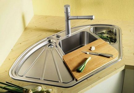 Sarok mosogató a konyha fotó, típusú, méretű és anyagok, tervezési lehetőségek