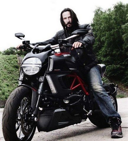 Keanu Reeves are astăzi o aniversare