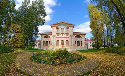 Manor de arhitectura și fotografie Bryanchaninov