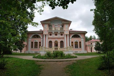 Manor de arhitectura și fotografie Bryanchaninov